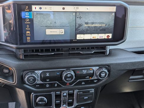 Used 2025 Jeep Wrangler Sport AWD/4WD image 16