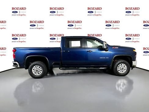 Used 2022 Chevrolet Silverado 2500 LT w/ Convenience Package image 9