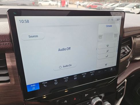 Used 2024 Ford Expedition Limited image 21