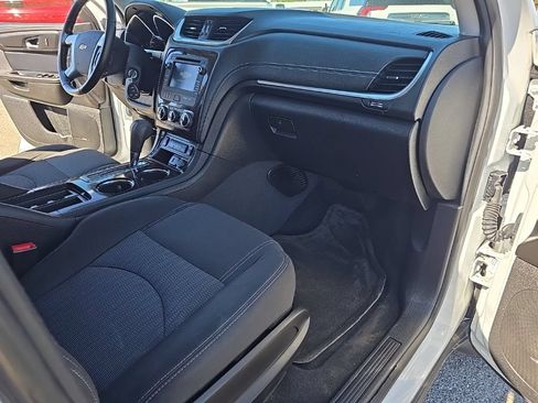 Used 2017 Chevrolet Traverse LT FWD image 14