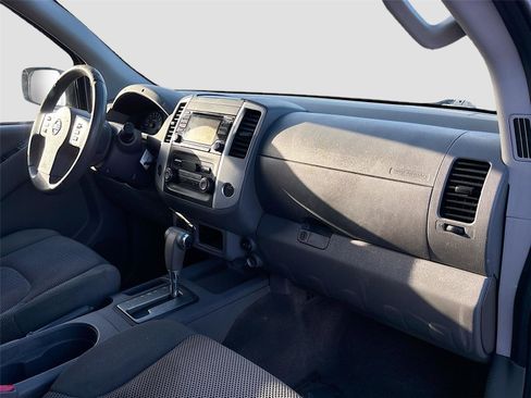 Used 2017 Nissan Frontier SV image 27