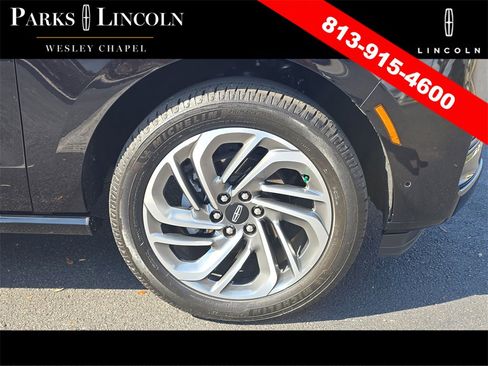 Certified 2025 Lincoln Navigator Reserve image 34