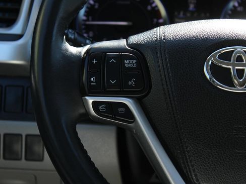 Used 2016 Toyota Highlander XLE AWD/4WD image 44