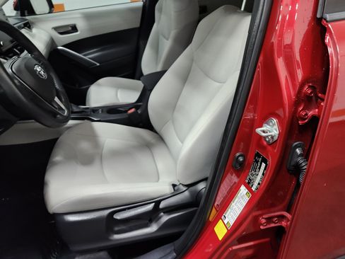Used 2022 Toyota Corolla Cross LE FWD image 19