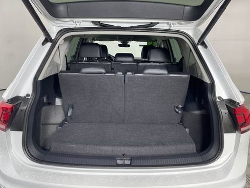 Used 2024 Volkswagen Tiguan SE FWD image 18