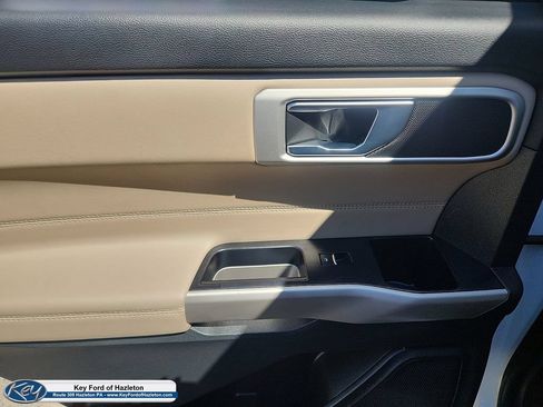 Used 2022 Ford Explorer XLT w/ Equipment Group 202A AWD/4WD image 29