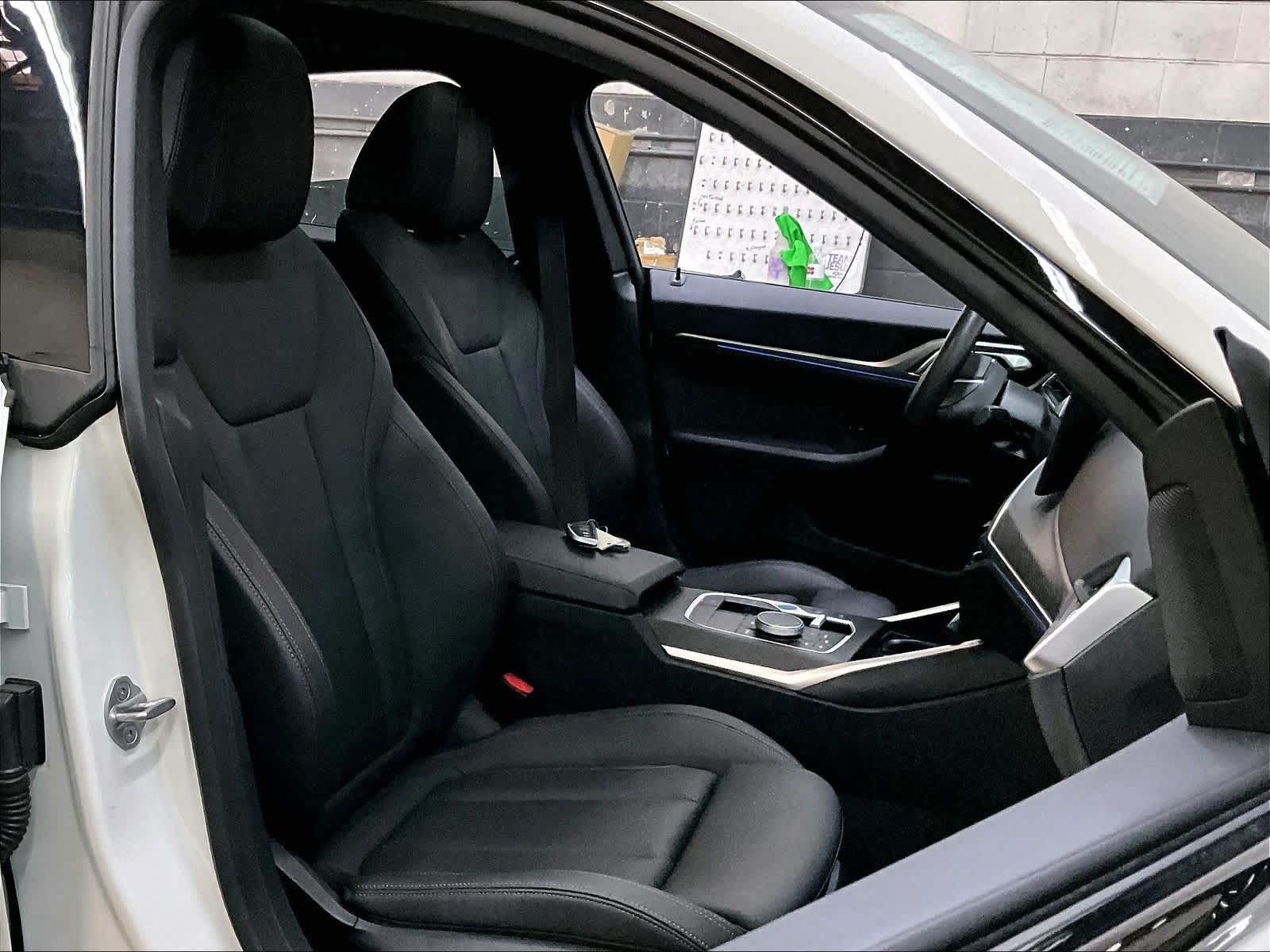 Used 2023 BMW i4 eDrive35 w/ Premium Package RWD image 10