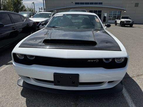 Used 2023 Dodge Challenger SRT Hellcat RWD image 2