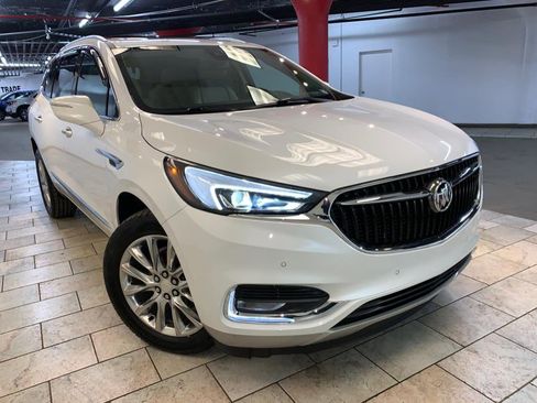 Used 2020 Buick Enclave Premium w/ Sun and Sites Package AWD/4WD image 3