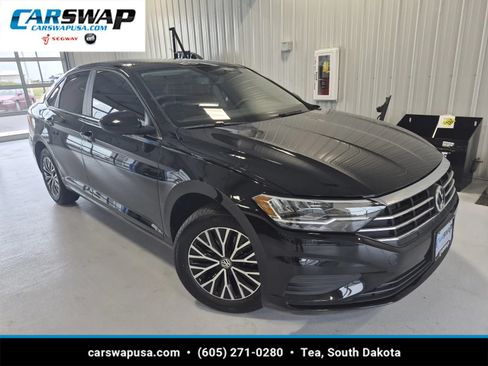 Used 2021 Volkswagen Jetta SE FWD image 1