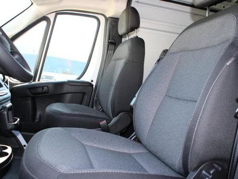 New 2025 RAM ProMaster 2500 w/ Convenience Group FWD image 38