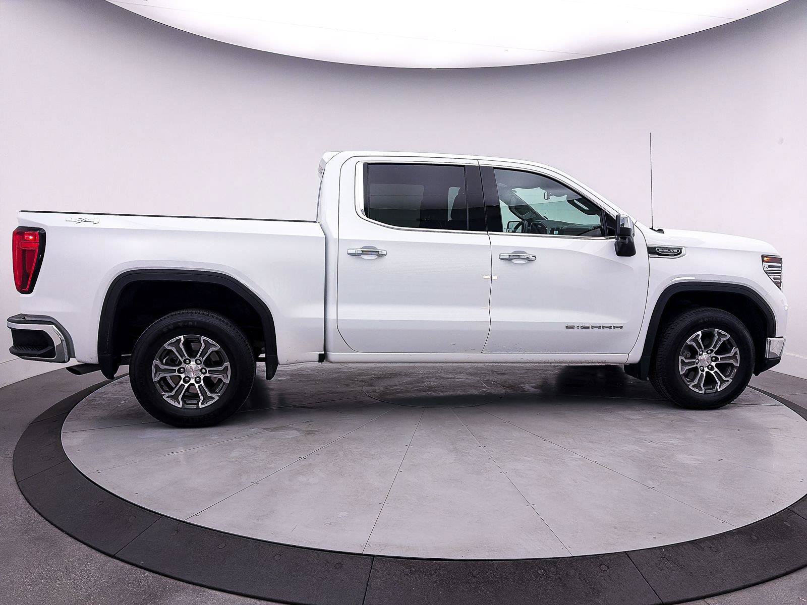 Used 2024 GMC Sierra 1500 SLT AWD/4WD image 38