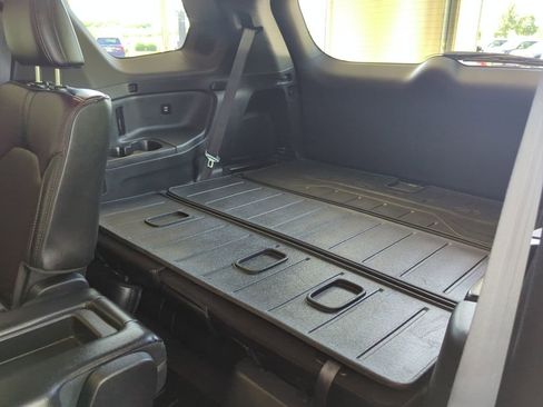 Used 2025 Honda Pilot Black Edition image 35