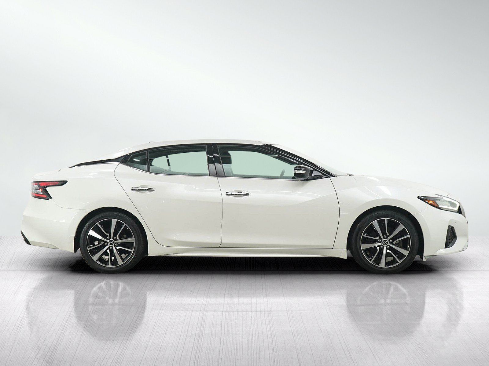 Used 2023 Nissan Maxima SL FWD image 6