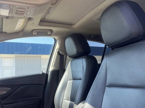 Used 2018 Buick Encore Essence image 11
