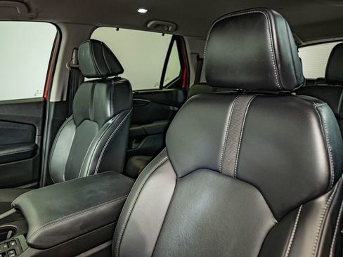 Used 2025 Honda Pilot EX-L image 29