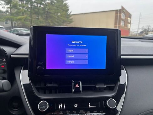 Used 2025 Toyota Corolla Cross LE image 21