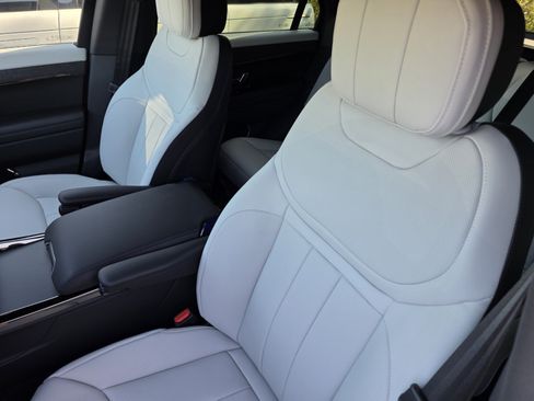 New 2026 Land Rover Range Rover Sport Dynamic SE AWD/4WD image 12