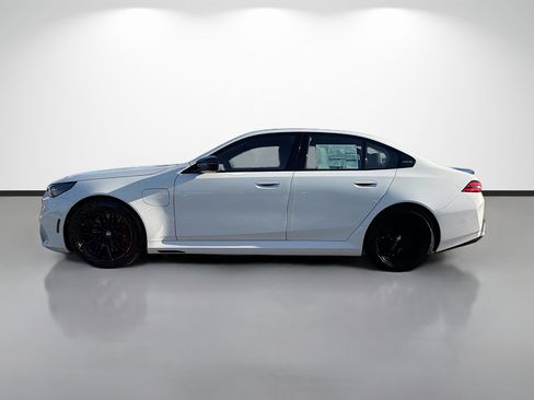 New 2026 BMW M5 w/ Carbon Package image 6