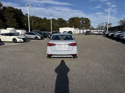 Used 2025 Nissan Versa SR w/ Trunk Package FWD image 6