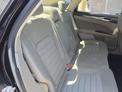 Used 2019 Ford Fusion SE FWD image 29