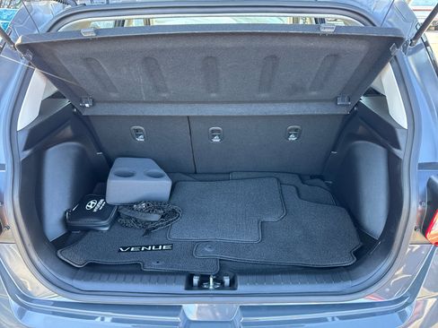 Certified 2024 Hyundai Venue SEL image 18