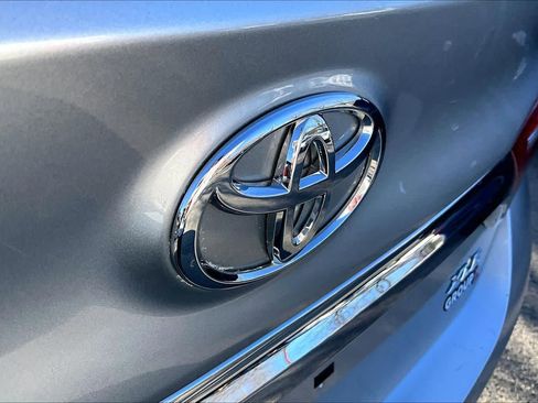 Used 2015 Toyota Camry XLE FWD image 29