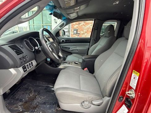 Used 2014 Toyota Tacoma 4x4 Access Cab V6 image 11