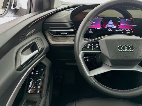 Used 2025 Audi Q5 Premium Plus AWD/4WD image 10