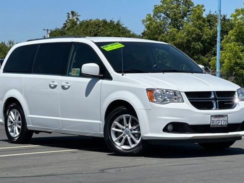 Used 2019 Dodge Grand Caravan SXT FWD image 2