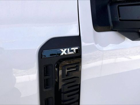Used 2026 Ford F250 XLT w/ XLT Premium Package AWD/4WD image 24