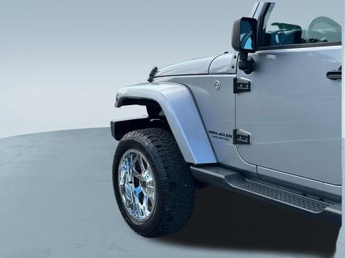 Used 2016 Jeep Wrangler Unlimited Sahara AWD/4WD image 34