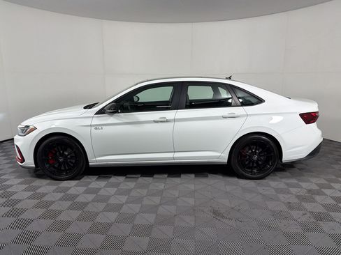 Used 2026 Volkswagen Jetta GLI Autobahn FWD image 2