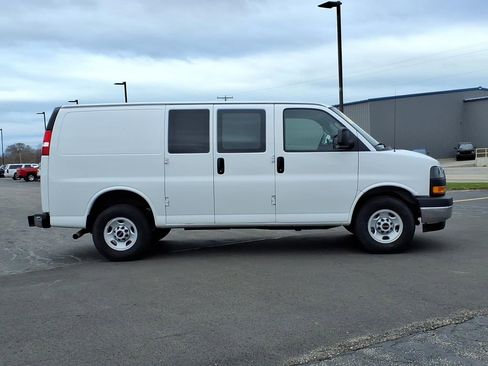 Used 2024 GMC Savana 2500 Work Van w/ Driver Convenience Package image 8