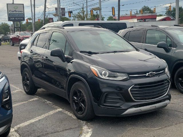 Used 2017 Chevrolet Trax LT w/ LT Convenience Package FWD image 10