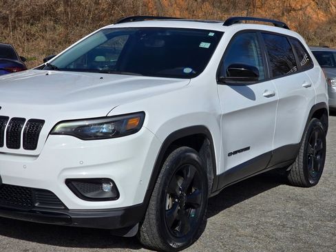 Used 2023 Jeep Cherokee Altitude Lux w/ Lux Elite Package image 51