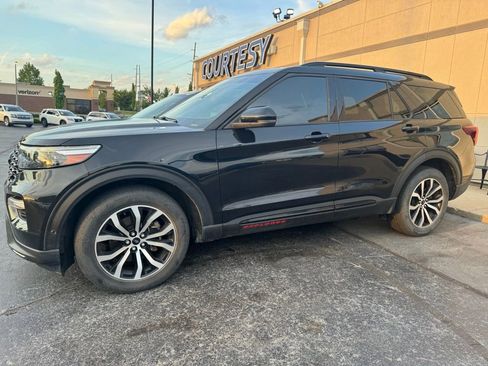 Used 2020 Ford Explorer ST w/ Premium Technology Package AWD/4WD image 2