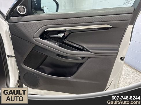 Used 2020 Land Rover Range Rover Evoque S image 17