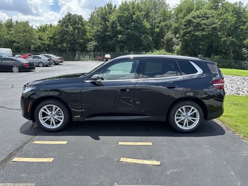 Used 2025 BMW X3 xDrive30i w/ Convenience Package image 2