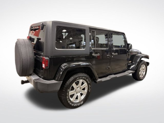 Used 2015 Jeep Wrangler Unlimited Sahara w/ Connectivity Group AWD/4WD image 25