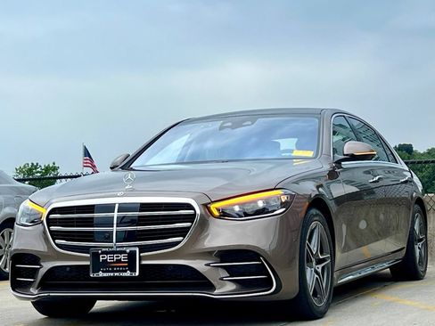 Used 2026 Mercedes-Benz S 580 4MATIC Sedan image 3