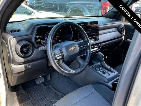 Used 2024 Chevrolet Colorado W/T image 17