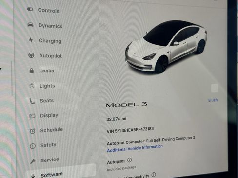 Used 2023 Tesla Model 3 Standard Range image 18