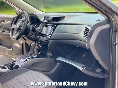 Used 2019 Nissan Rogue FWD image 18