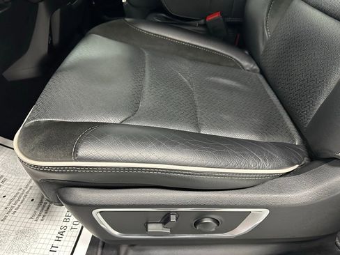 Used 2025 RAM 1500 Laramie image 14