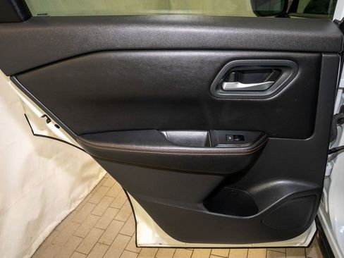 Certified 2025 Nissan Rogue SV image 10