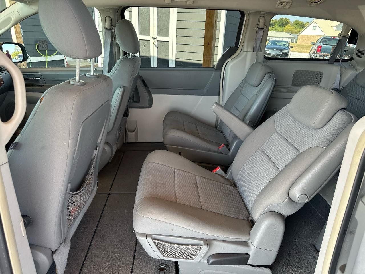 Used 2009 Chrysler Town & Country LX w/ PWR Convenience Group FWD image 31