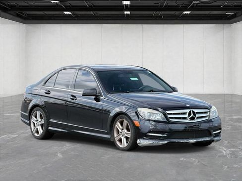 Used 2011 Mercedes-Benz C 300 4MATIC Sedan image 3