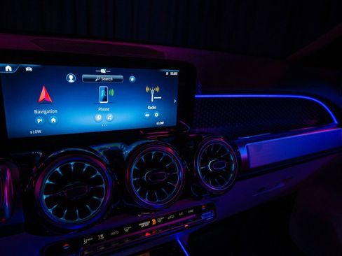 Certified 2025 Mercedes-Benz GLB 250 image 18