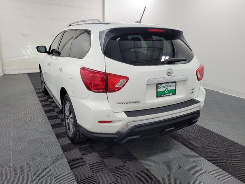 Used 2017 Nissan Pathfinder SV AWD/4WD image 5
